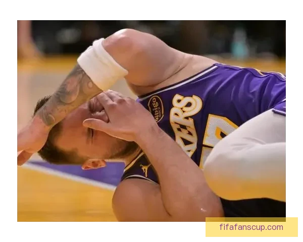 湖人关键时刻表现无解老詹坦言球队冷静压力全无